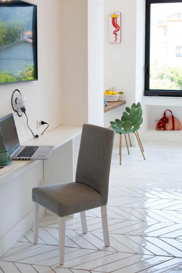 Estate4Home - Iommella Luxury Rooms 상트아그넬로 외부 사진